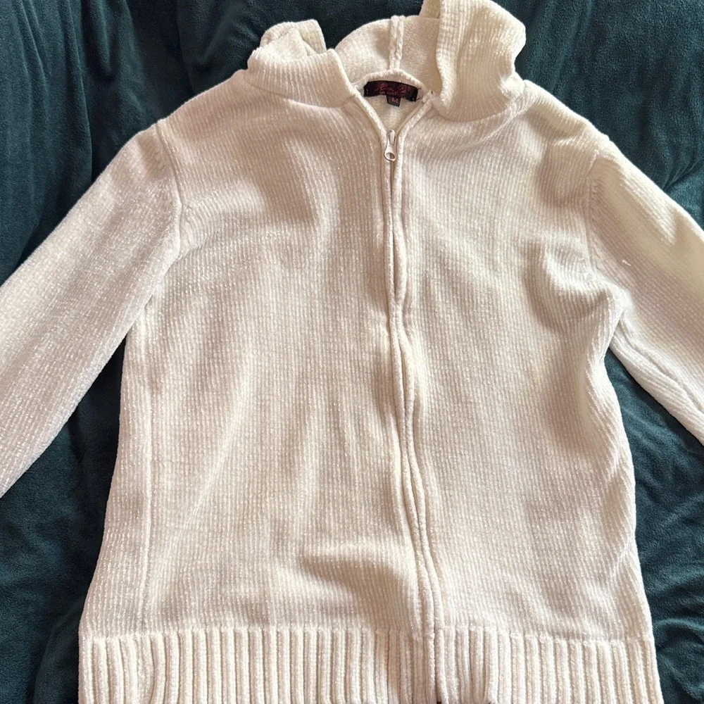 Cozy Cream Women's Zip-Up Turtleneck Sweater